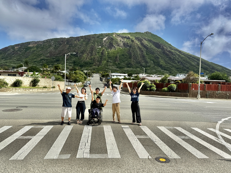 ハワイ チャーター 東海岸 観光　車椅子