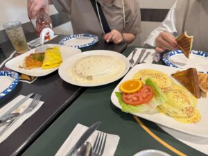 ナミッキーツアーズのお客様 国島さまと一緒に行ったブーツアンドキモズの料理